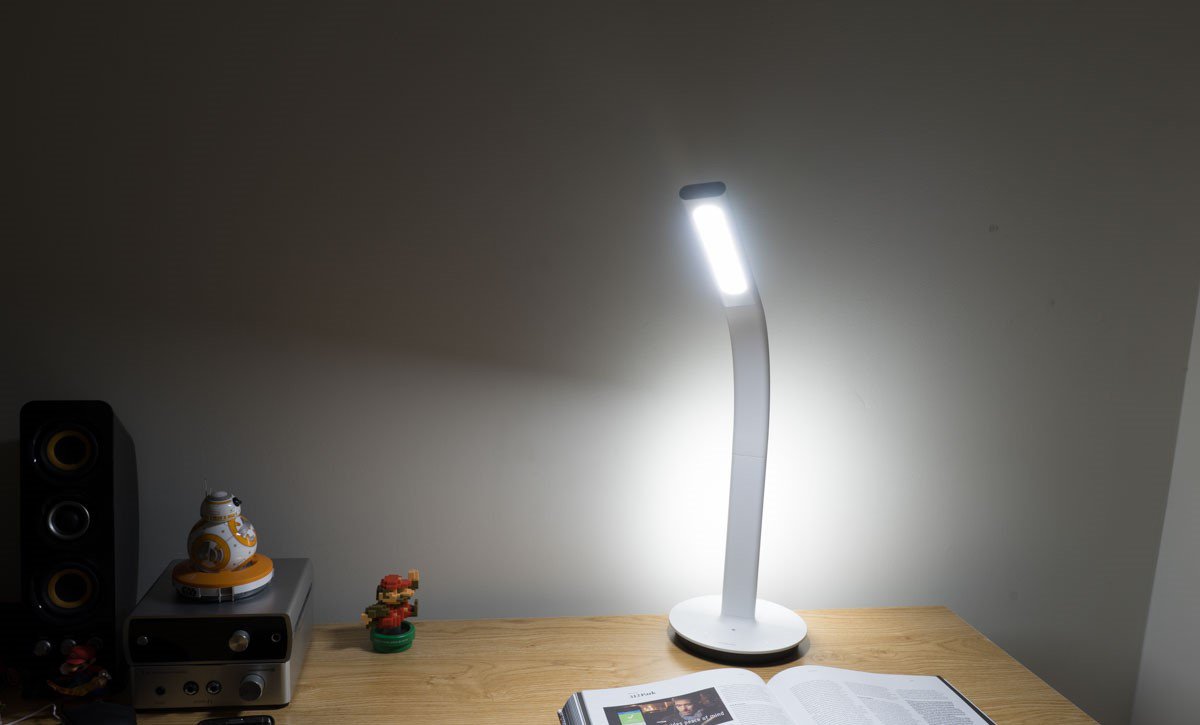 Настольная лампа Xiaomi Philips Eyecare Smart Lamp 2 – стоит ли она своих денег?