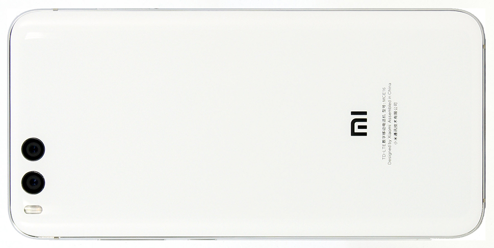 белый стеклянный корпус белый