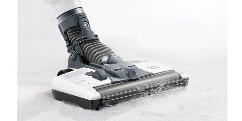 рабочая головка на приводной щётке эффективно очищает ковры со средним и высоким ворсом